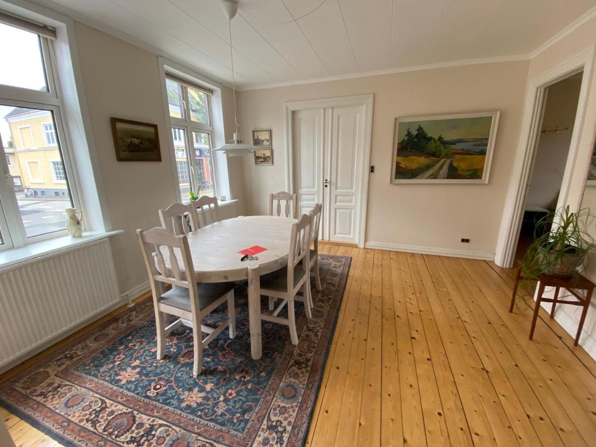 Oasen Ved Centrum Apartment Frederikshavn Bagian luar foto